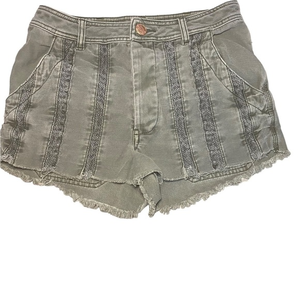 Free People Women’s Green Great Expectations Lace Raw EdgeShorts Sz 4 Button Fly